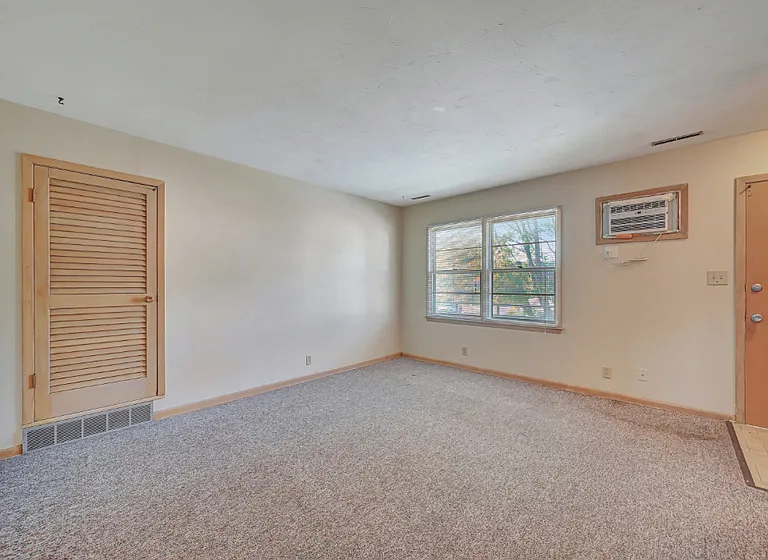 5050 Cleveland Ave #3 — Photo 4