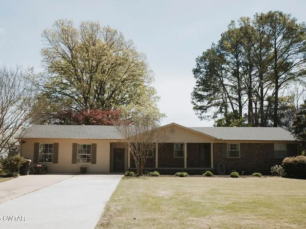 2131 Randall Rd, Dyersburg, TN 38024