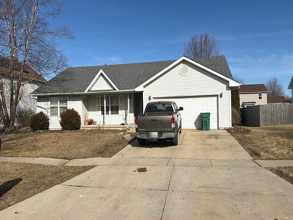 1st image of 1203 Willow Ln