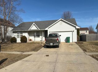 1203 Willow Ln, Harvard, IL 60033