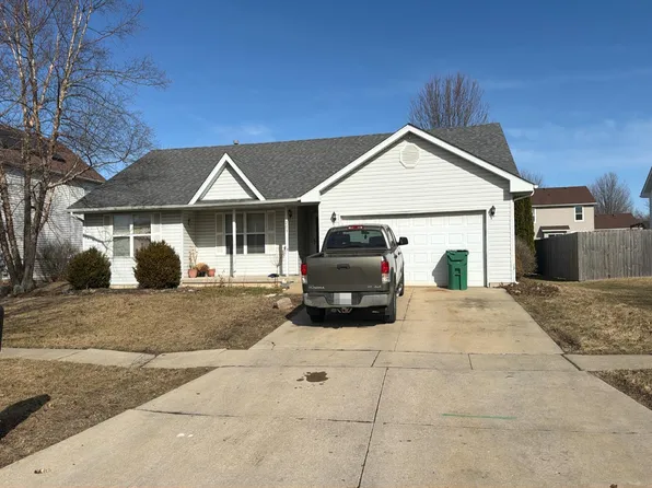 1203 Willow Ln, Harvard, IL 60033