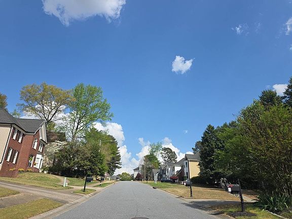 4th image of 210 Beaver Creek Ln