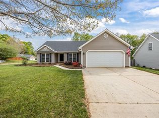 5306 Willow Ridge Dr, Summerfield, NC 27358