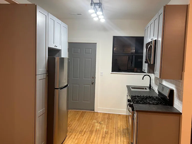 617 N Oakley Blvd #2 — Photo 9