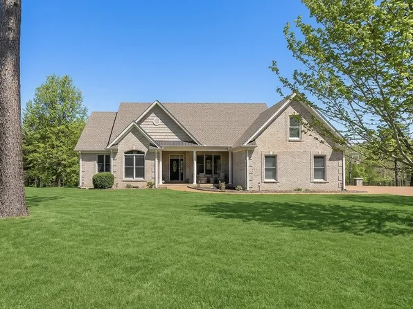 524 Country Club Dr, Dickson, TN 37055