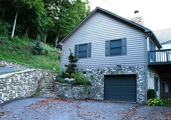 5th image of 550 Overlook Dr