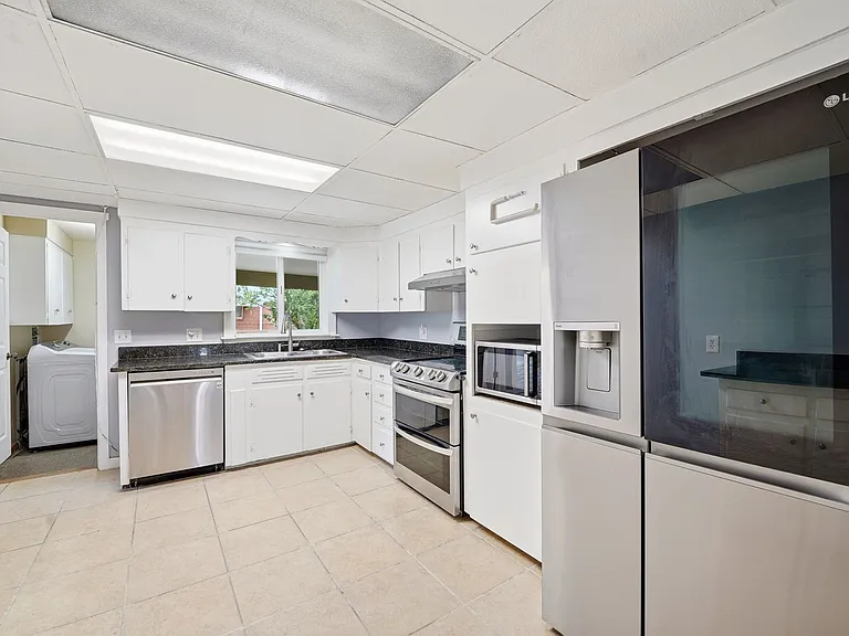 1275 W 4th Ave — Photo 14