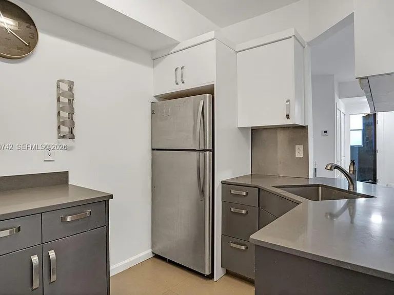 747 Michigan Ave #201 — Photo 5