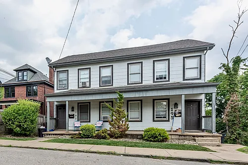 193 Meridan St Photo 1