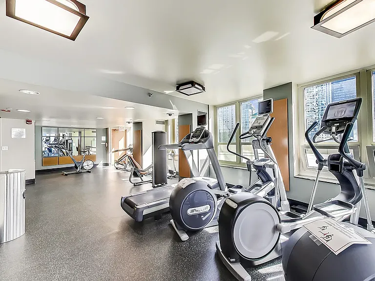 345 N La Salle Dr #2206 — Photo 29