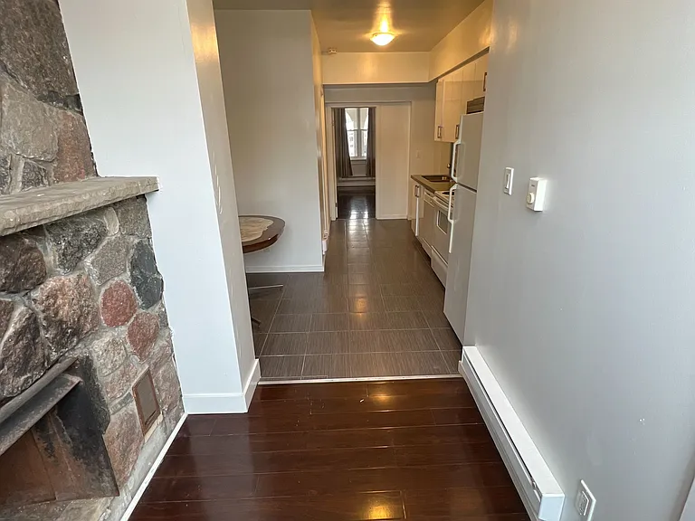 159 Montrose Ave #1 — Photo 9