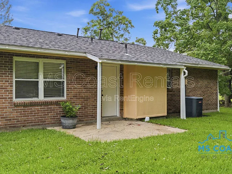 1601 Lewis Ave — Photo 21