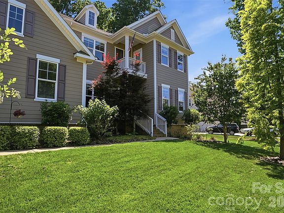 2nd image of 124 Shimmerlake Ln