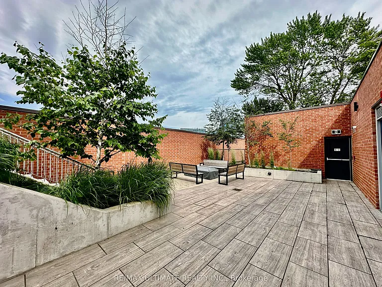 57 Brock Ave #704 — Photo 40