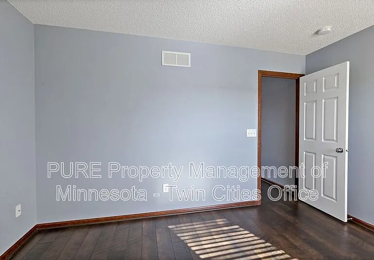 1491 Pembroke Pass — Photo 2