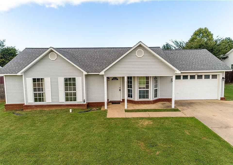 1st image of 1014 Ruby Dr