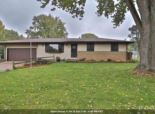 17 Sandalwood Ln, Bartonville, IL 61607