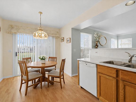 4th image of 35 S London Ct
