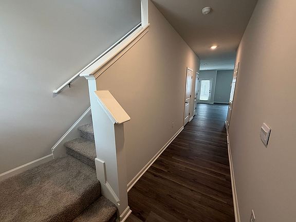 2nd image of 9 Silverbell Ln