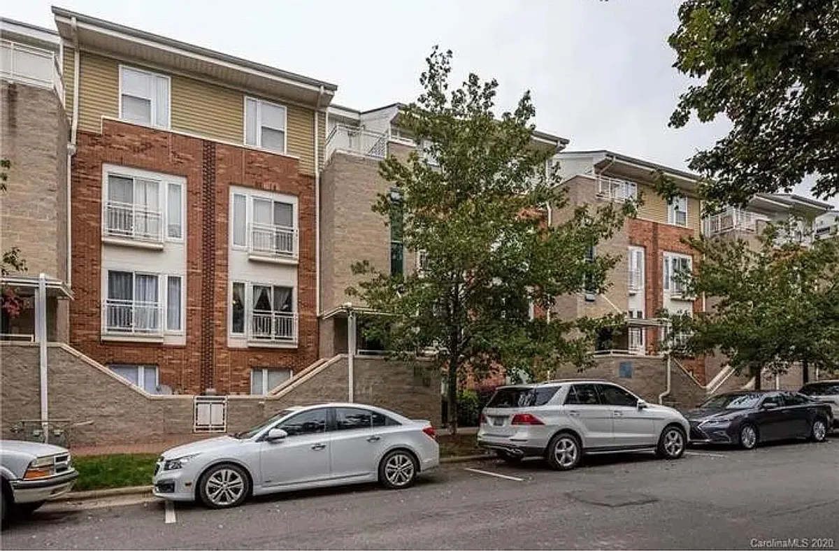 Building Photo - 519 Donatello Ave