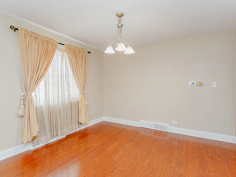 4852 Carol St — Photo 10