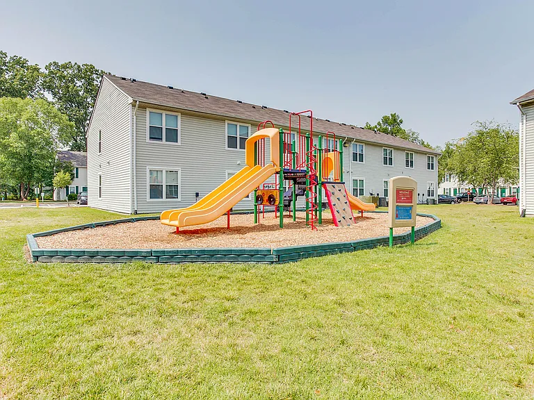 Dominion Pines Apartments — Photo 7