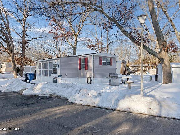 3rd image of 57 Roberts Road