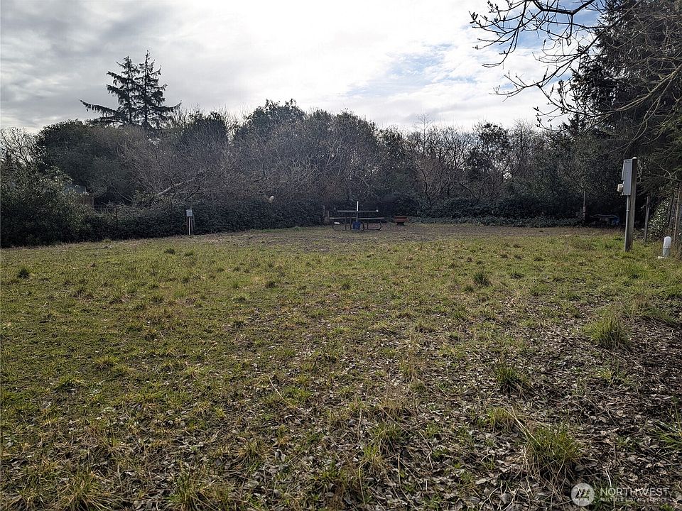 1st image of 137 Bufflehead Street SW