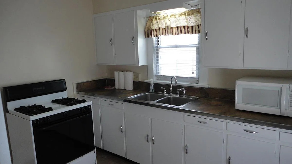 kitchen - 351 Demain Ave