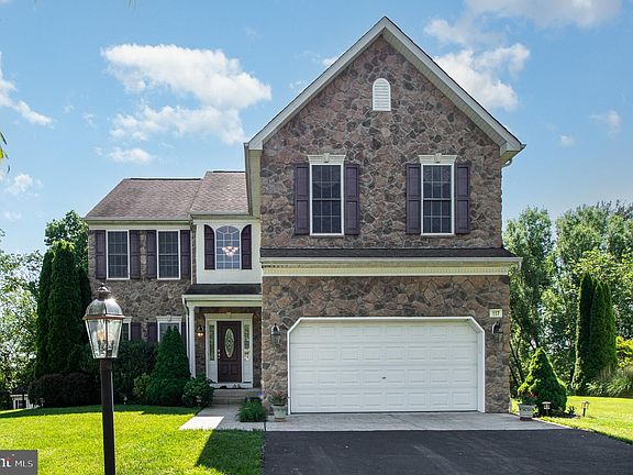 2nd image of 117 Evergreen Cir