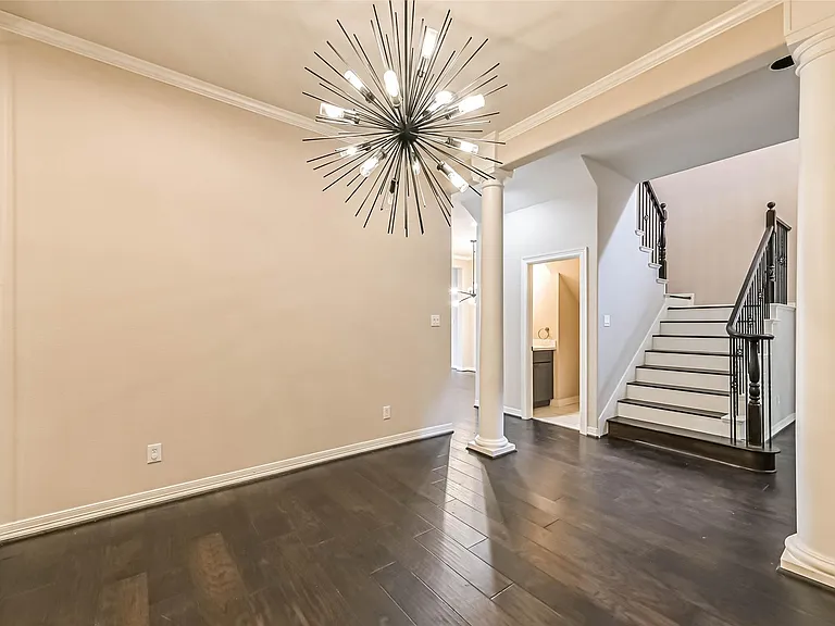 5453 Fairdale Ln — Photo 11
