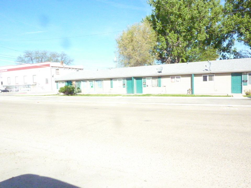 1st image of 421 N 11th Ave