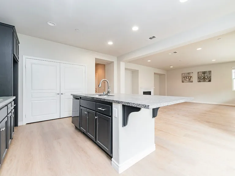 7763 Lupin St — Photo 5