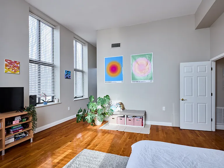 841 Parker St #306 — Photo 8