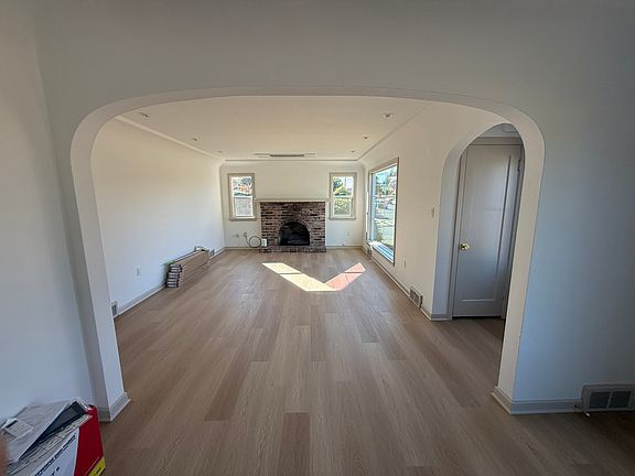 2nd image of 3620 N 16th St #A