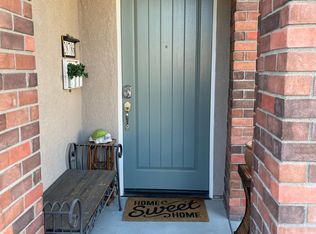28786 Calle De La Paz Dr, Santa Clarita, CA 91354