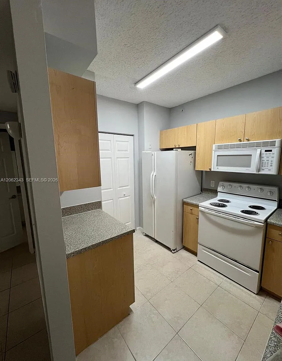 El-Ad Nob Hill Condo — Photo 1