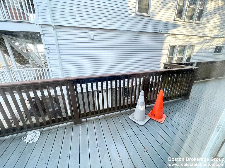 25 Iroquois St — Photo 18