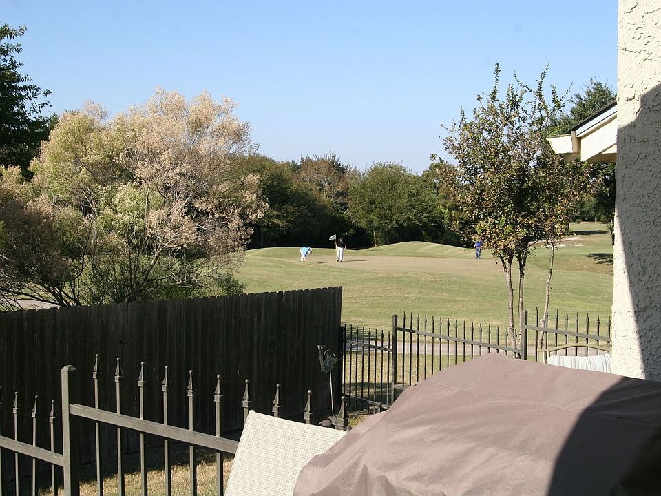 Golf course views - relax and enjoy from your patio!