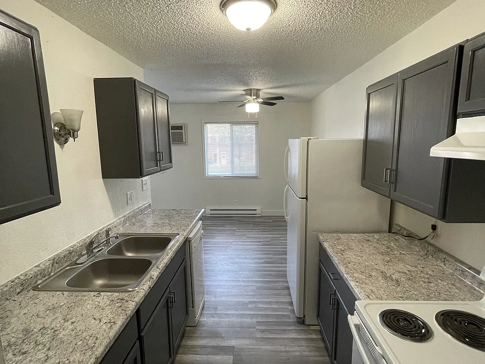 1309 E Sylvan Cir #6