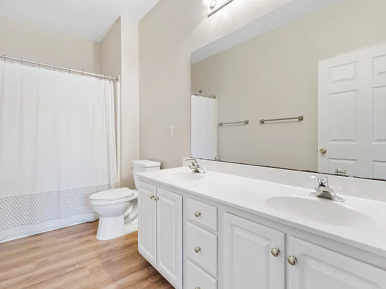 5006 Carleton Dr — Photo 17