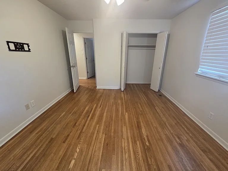 1106 N Hughes St — Photo 27