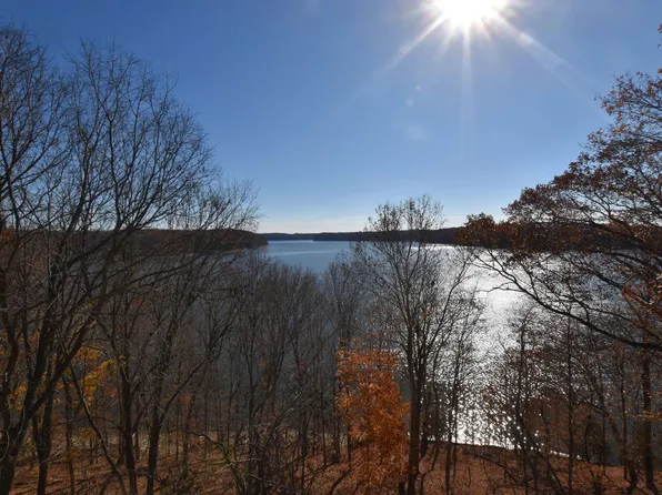 1842 E Waters Edge Dr, Bloomington, IN 47401