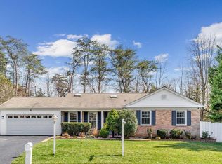 5425 Governor Yeardley Dr, Fairfax, VA 22032