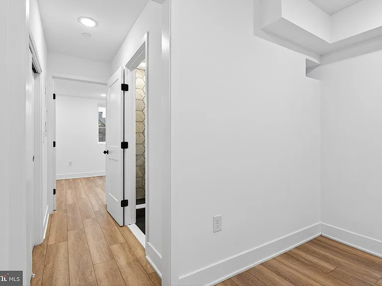 5121 Malcolm St #A — Photo 9