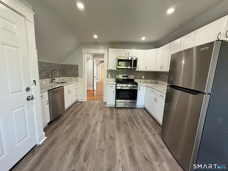 253 Willow St #3 — Photo 4