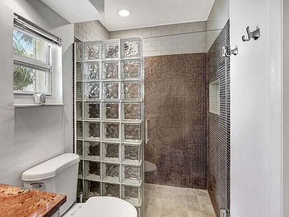 4th image of 5767 Lakeview Mews Pl