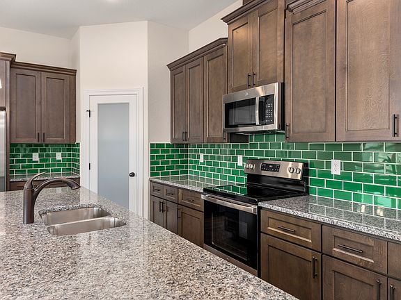 5th image of 406 Park Cir