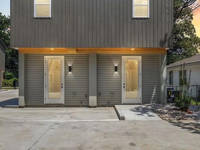 305 Ella St #3 — Photo 1