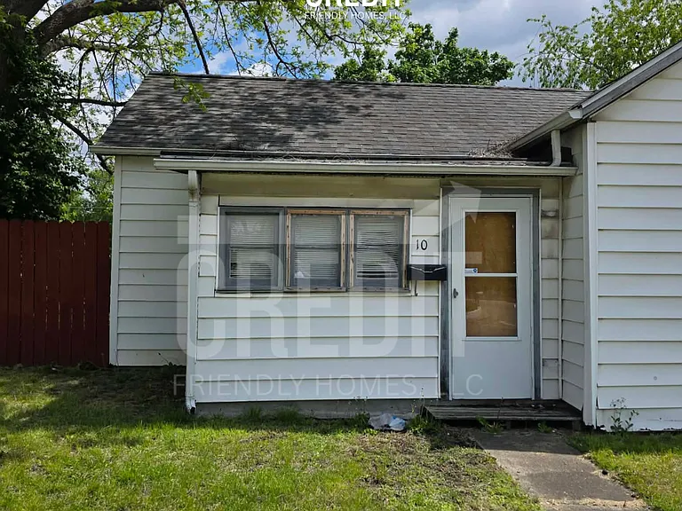 10 Cedar St — Photo 2